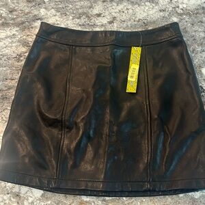 Black leather Gianni Bini mini skirt XS